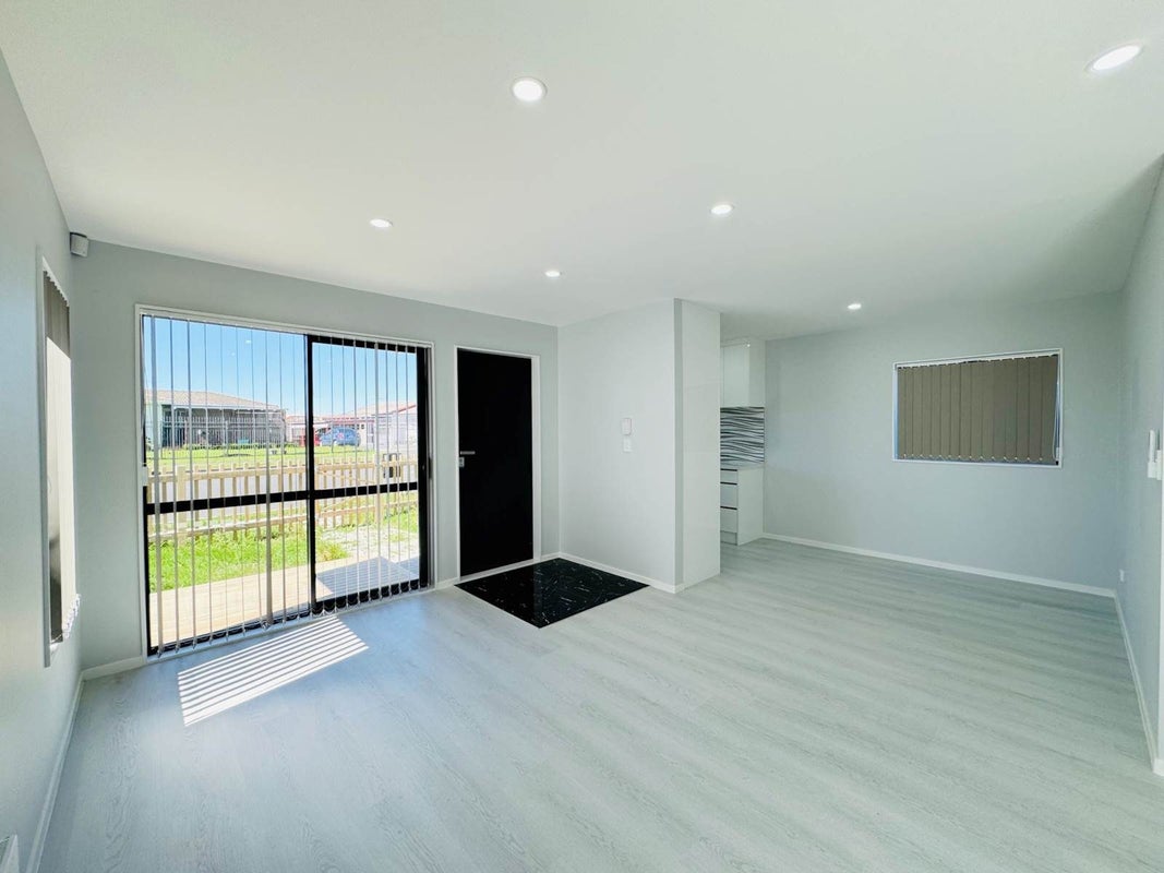 66A Maplesden Drive, Clendon Park, Auckland - Carousel 1