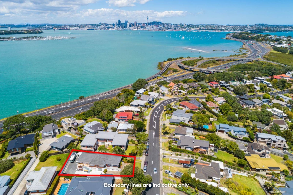 1/85 Sylvan Avenue, Northcote, Auckland - Carousel 2