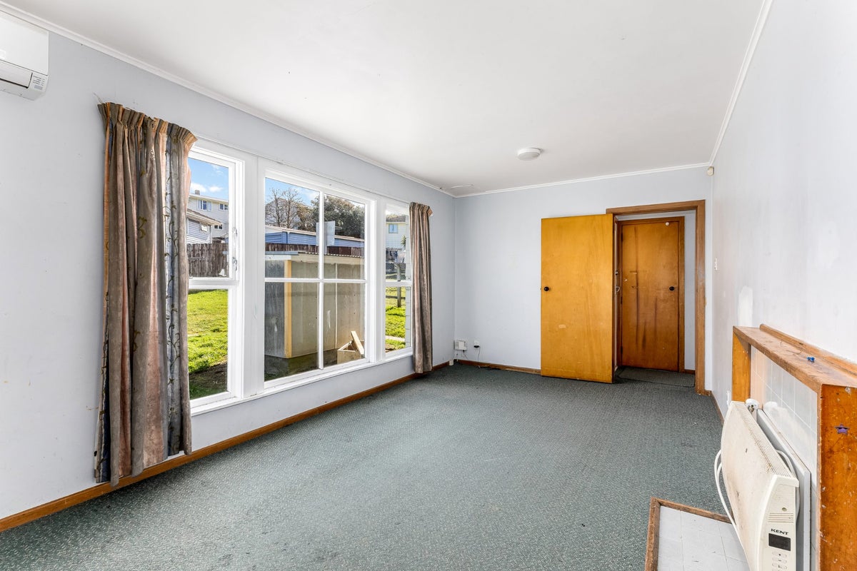 301-303 Warspite Avenue, Waitangirua, Porirua, Wellington - Carousel 2