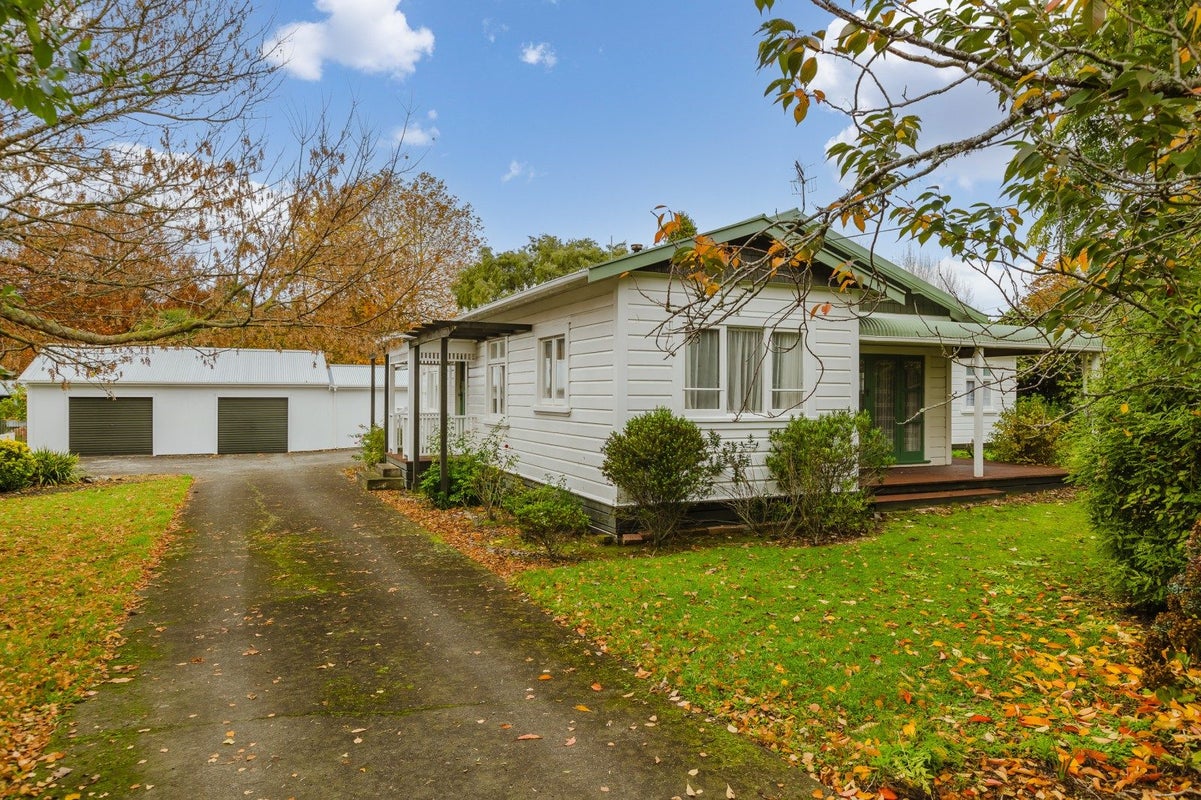 81259 State Highway 2, Mangatainoka, Pahiatua - Carousel 1