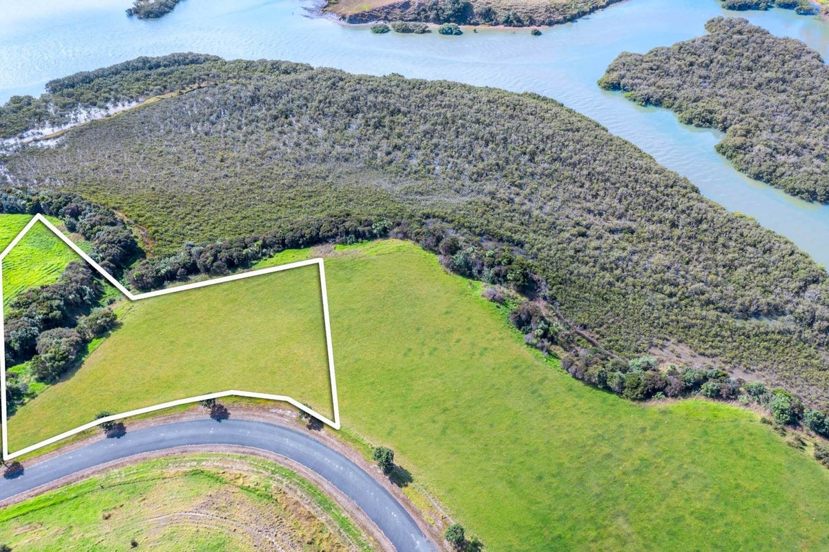 76 Hinamoki Drive, Kaiwaka - Carousel 4