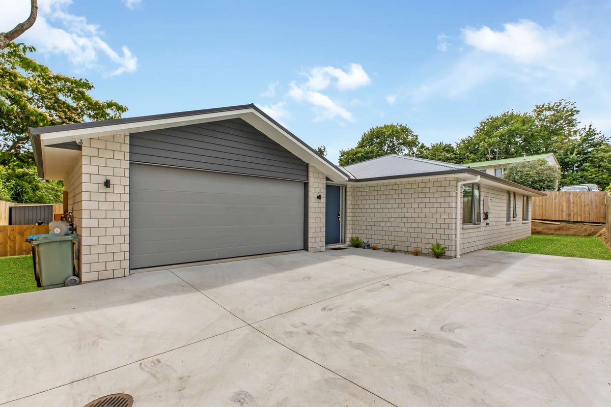 18B Whitmore Street, Kihikihi, Te Awamutu - Carousel 1