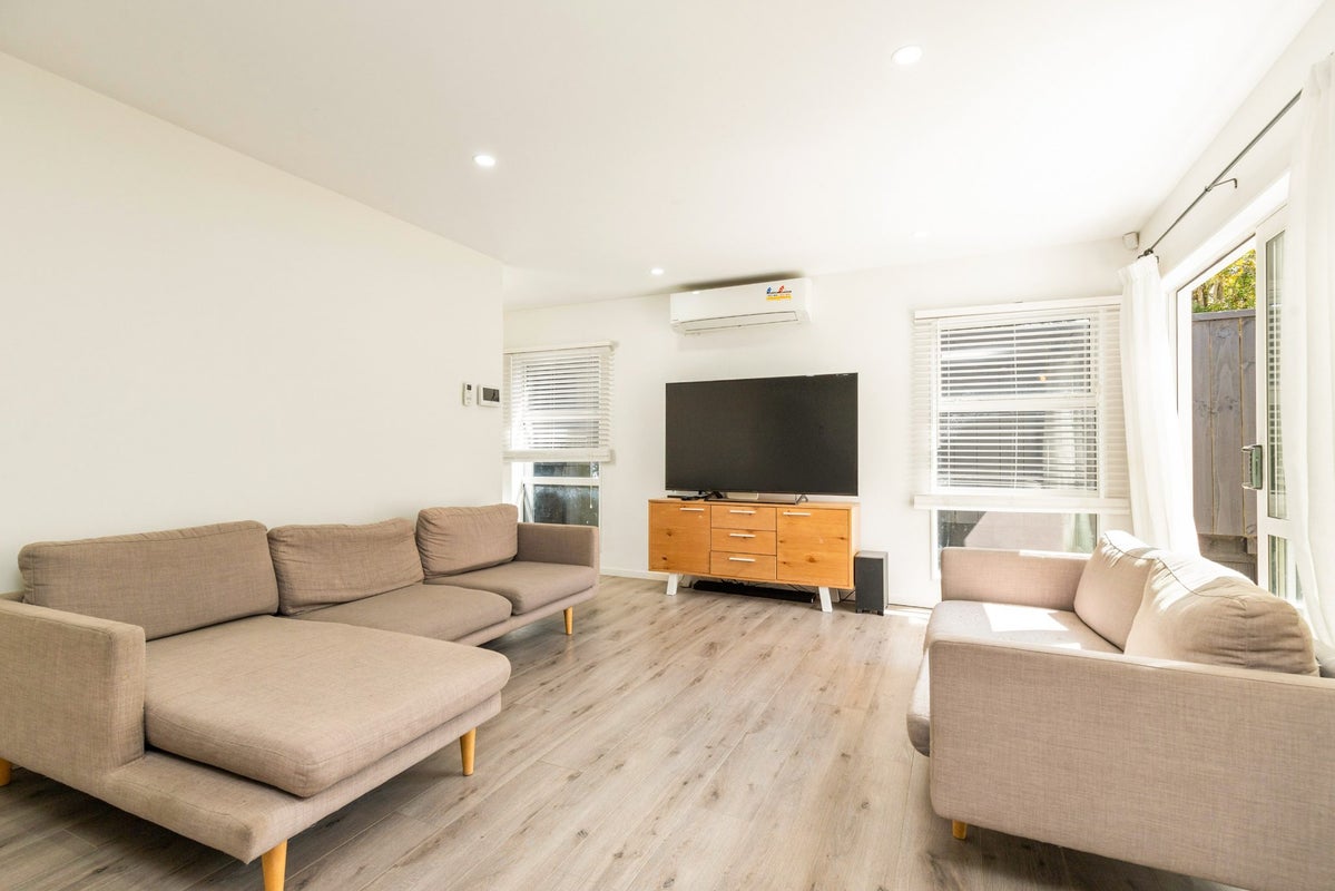 26D Waipani Road, Te Atatu Peninsula, Auckland - Carousel 2