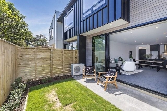 16/13 Fancourt Street, Karori, Wellington - Carousel 1
