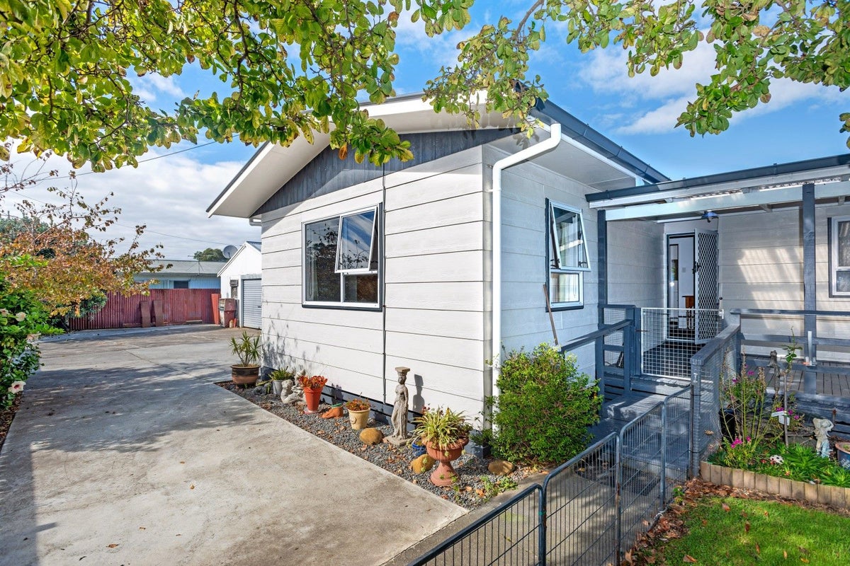 2 Bulli Street, Riverdale, Gisborne - Carousel 2