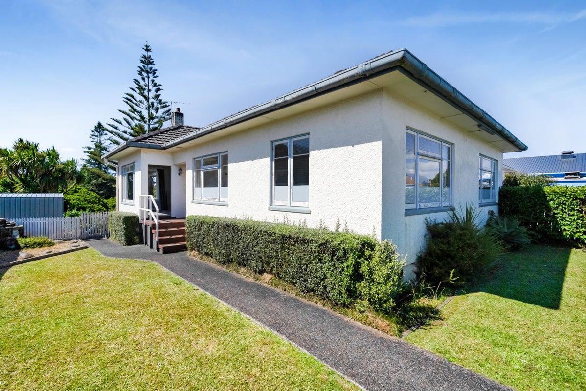 197 Coronation Avenue, Welbourn, New Plymouth - Carousel 2