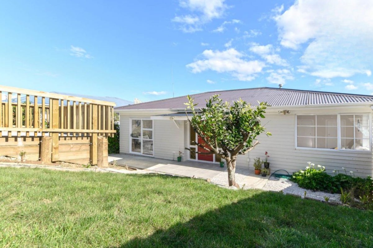 38 Ellis Avenue, Mount Roskill, Auckland - Carousel 1