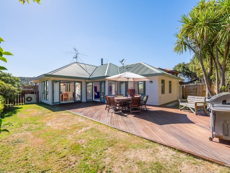 27 Kawatiri Grove, Wainuiomata, Lower Hutt - Carousel 2