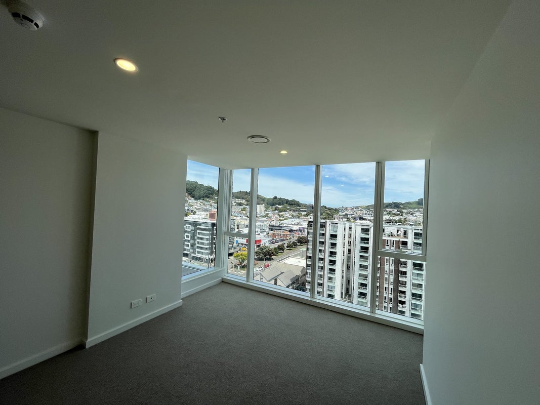 1103/10 Alpha Street, Te Aro, Wellington - Carousel 2