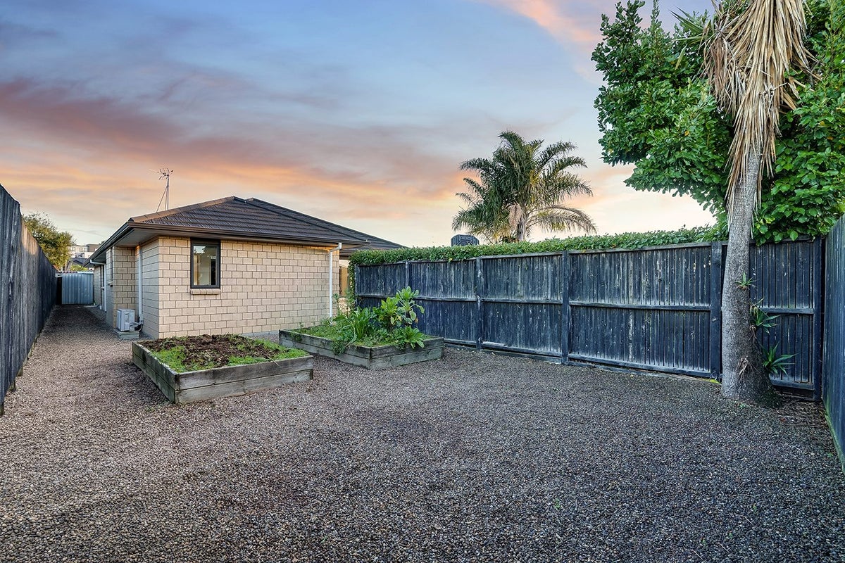 3 Drower Glen, Flagstaff, Hamilton - Carousel 30