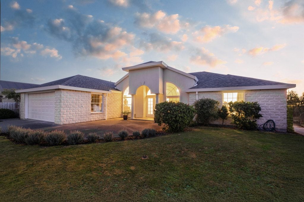 84 Navigation Drive, Whitby, Porirua - Carousel 1