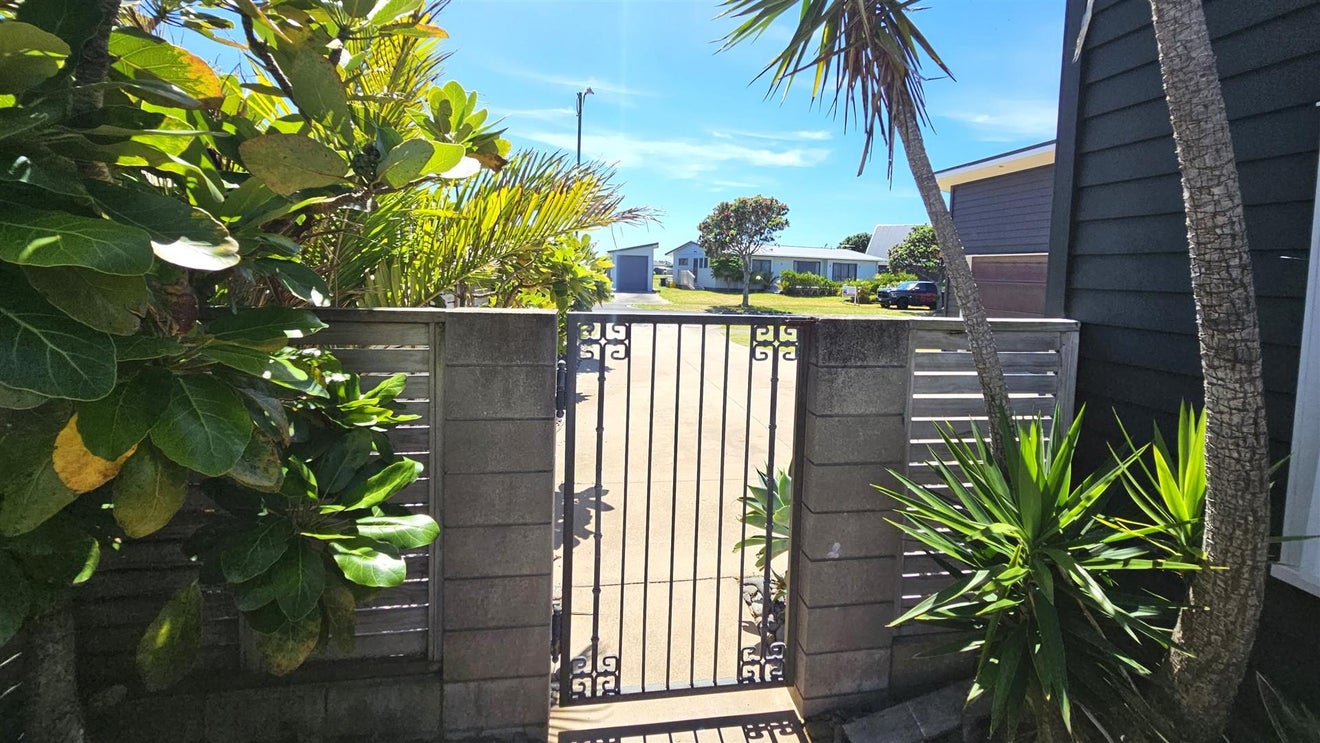 128 Harbour Drive, Matarangi, Whitianga - Carousel 2