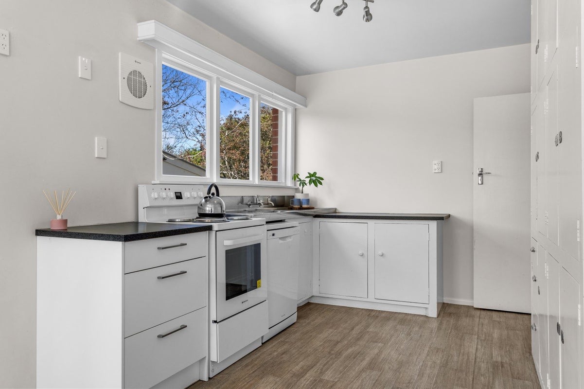 106 Idris Road, Bryndwr, Christchurch - Carousel 2