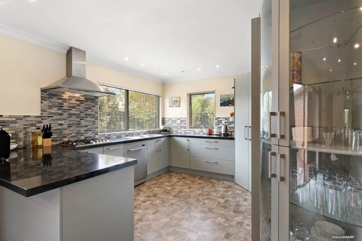 2/22 Watson Place, Papatoetoe, Auckland - Carousel 2