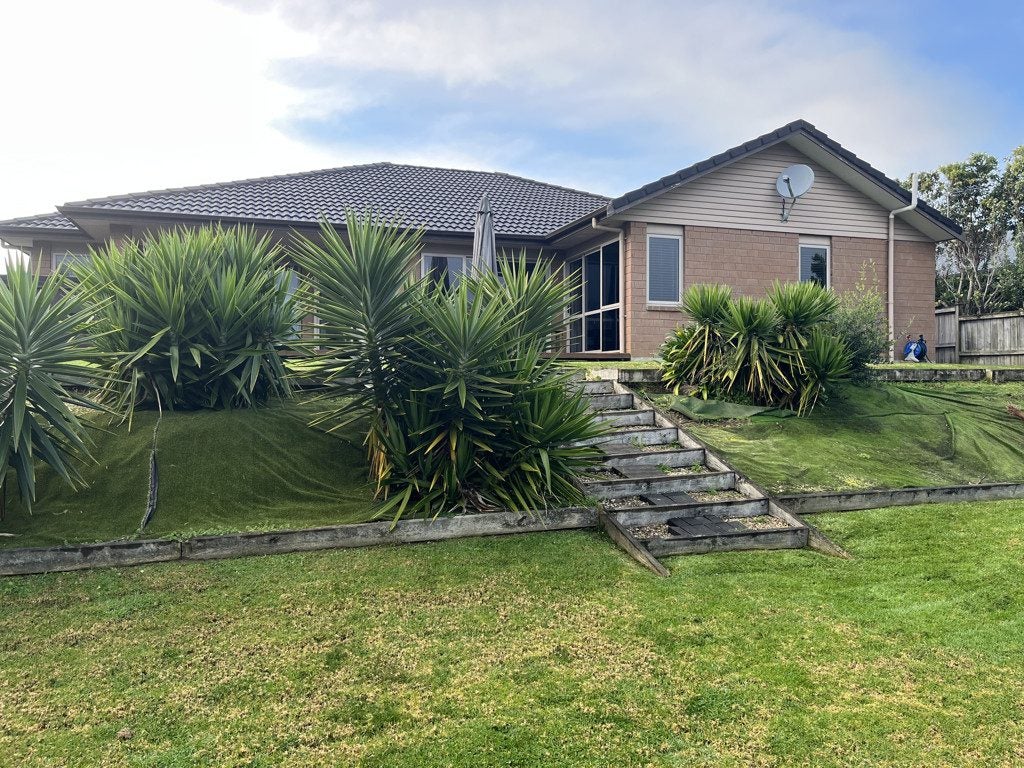 68 Intrepid Crescent, Beachlands, Auckland - Carousel 2
