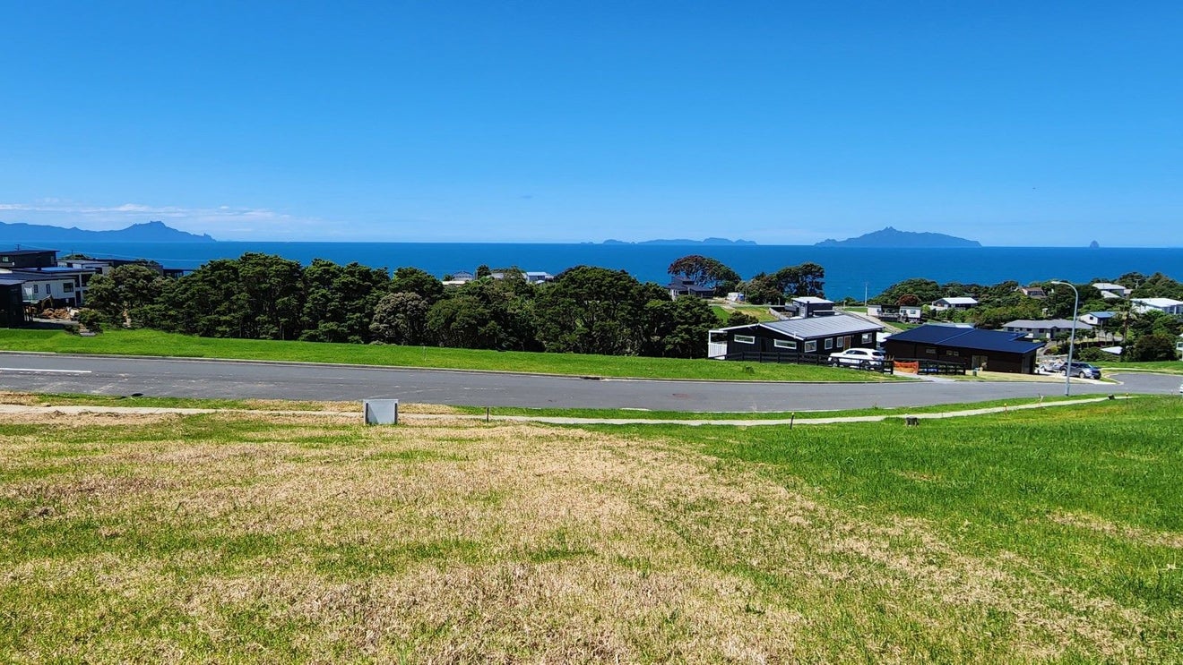 4 Starlight Place, Langs Beach, Waipu - Carousel 1