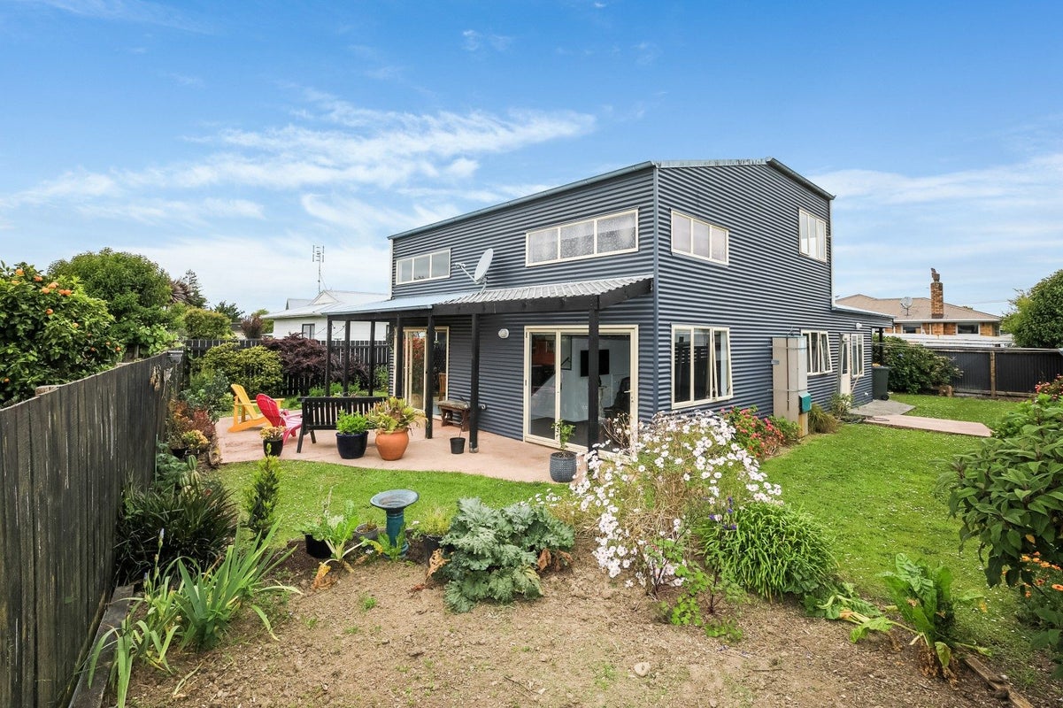 9A Bruce Avenue, Glenview, Hamilton - Carousel 1