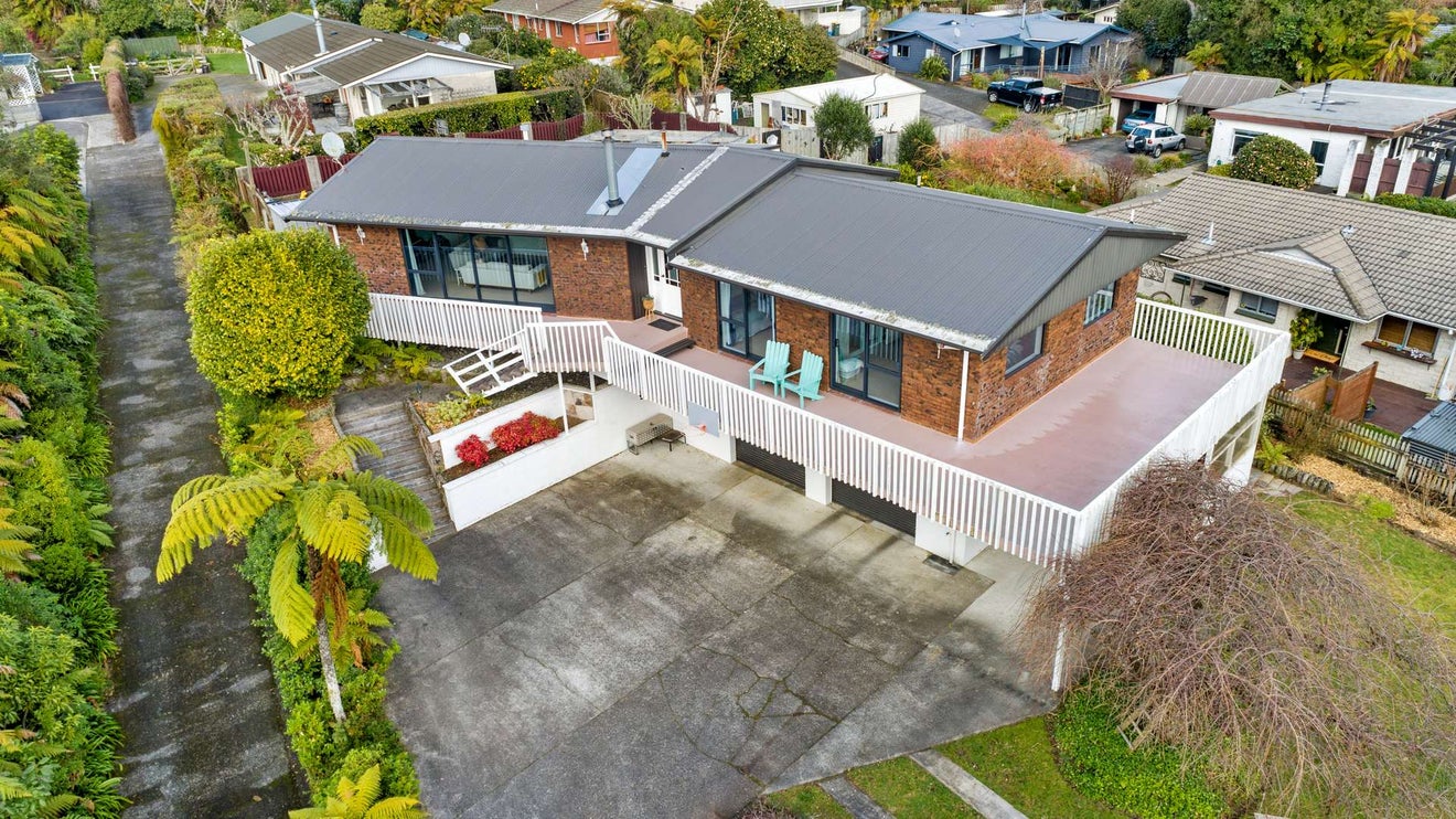8 Solly Place, Springfield, Rotorua - Carousel 2