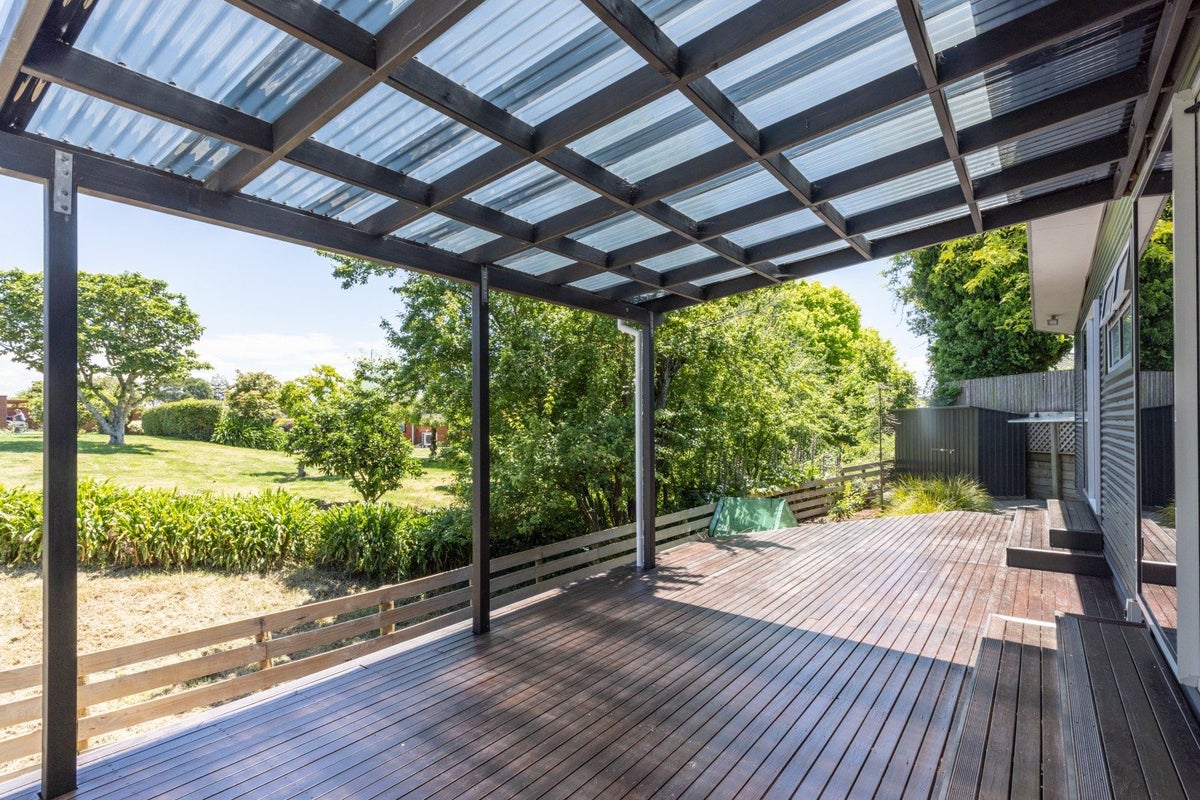 9A Stowe Hill, Thorndon, Wellington - Carousel 1