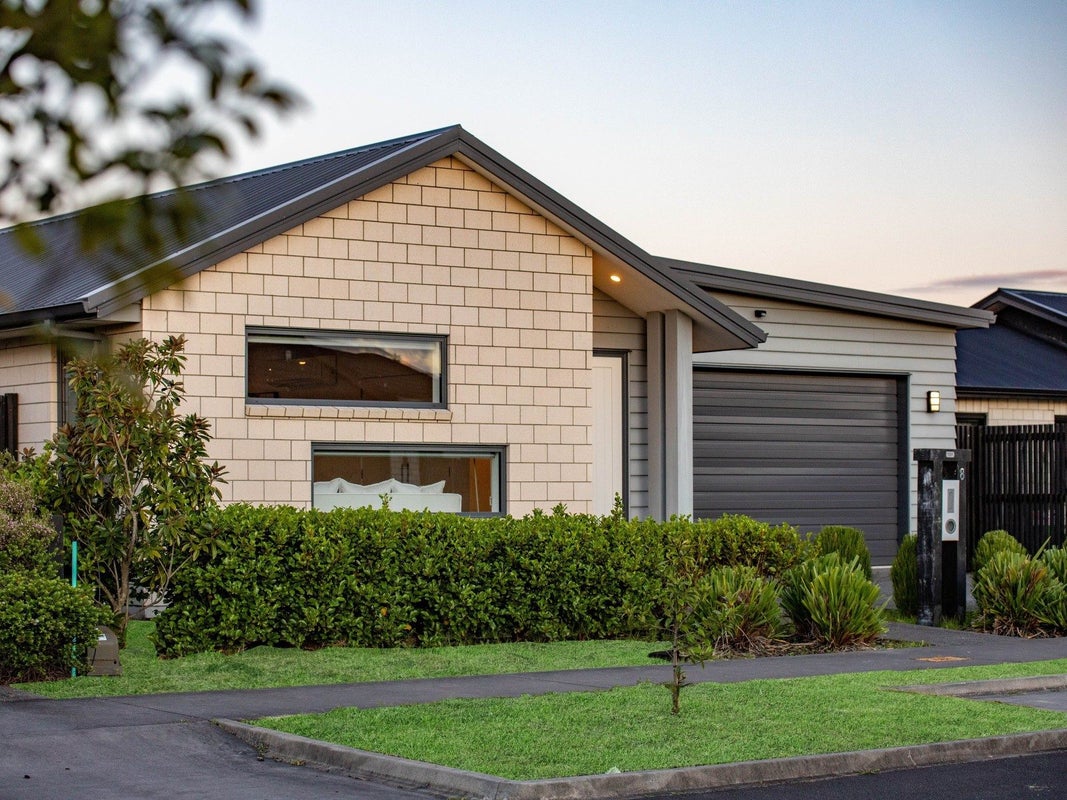 8 Probert Crescent, Chartwell, Hamilton - Carousel 2