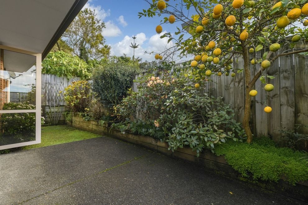 4/17 Simmonds Grove, Greerton, Tauranga - Carousel 1