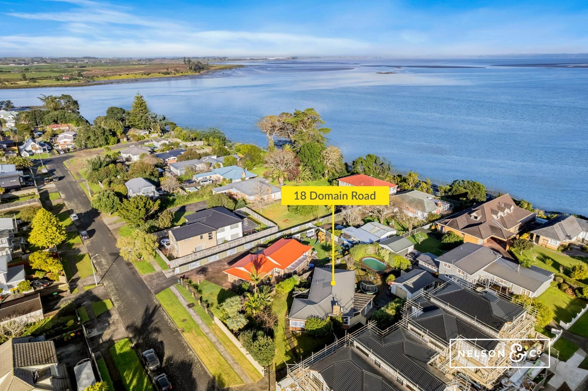 18 Domain Road, Weymouth, Auckland - Carousel 1