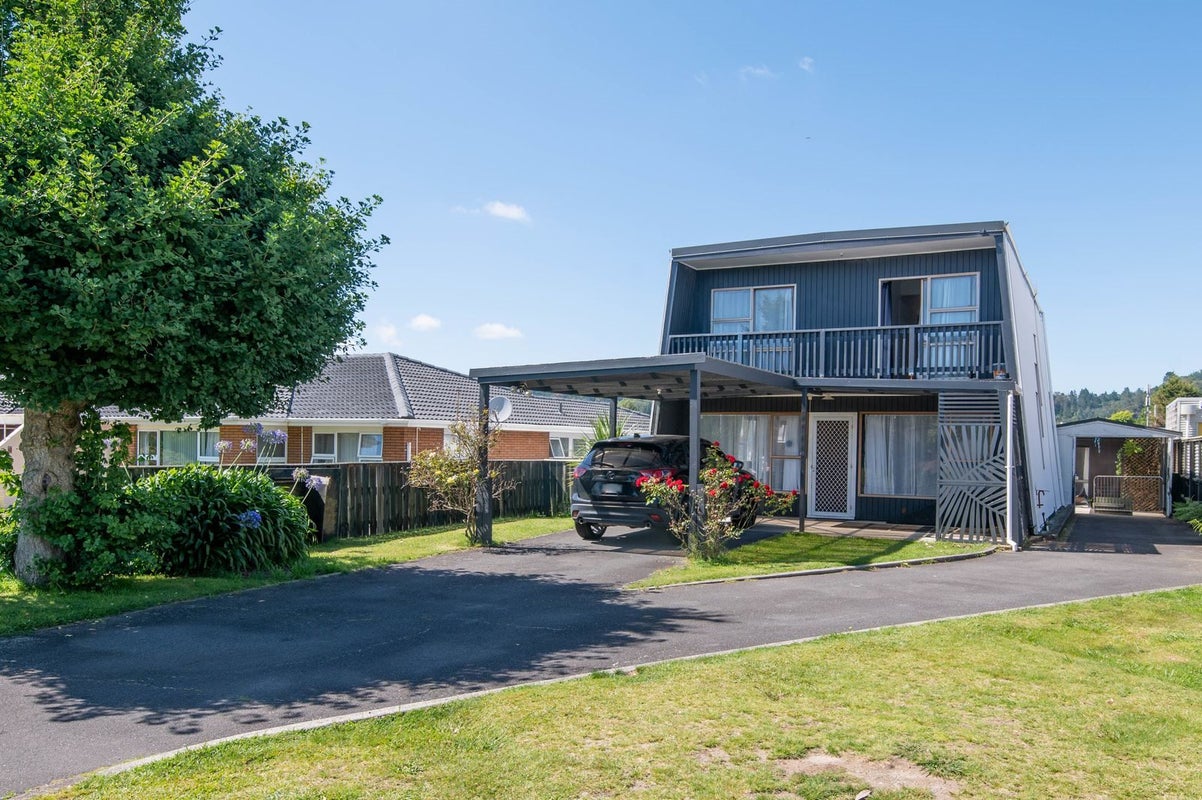11D Peace Street, Fenton Park, Rotorua - Carousel 1