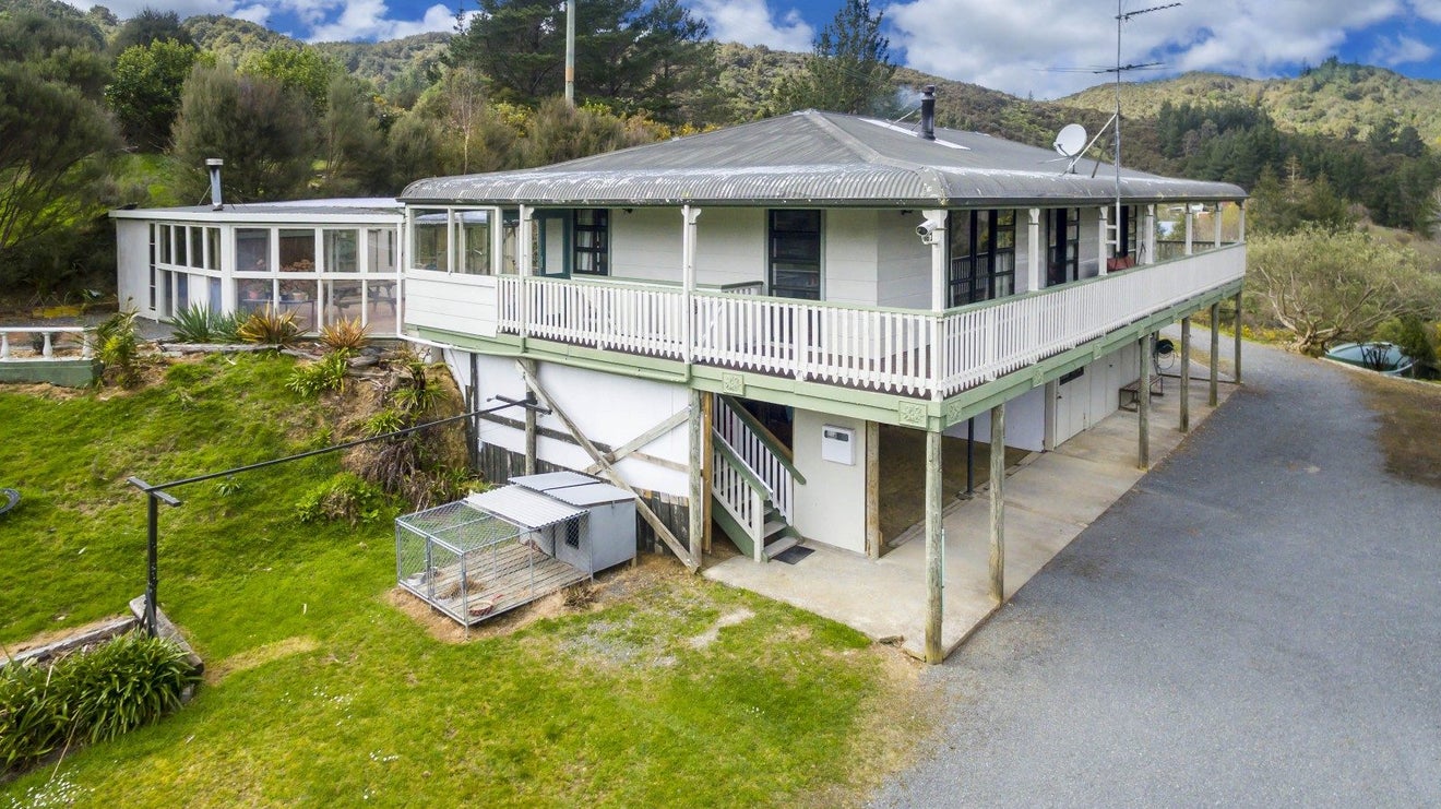 8F Sierra Way, Blue Mountains, Upper Hutt - Carousel 26