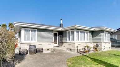 36 Clark Avenue, Pirimai, Napier - Carousel 1