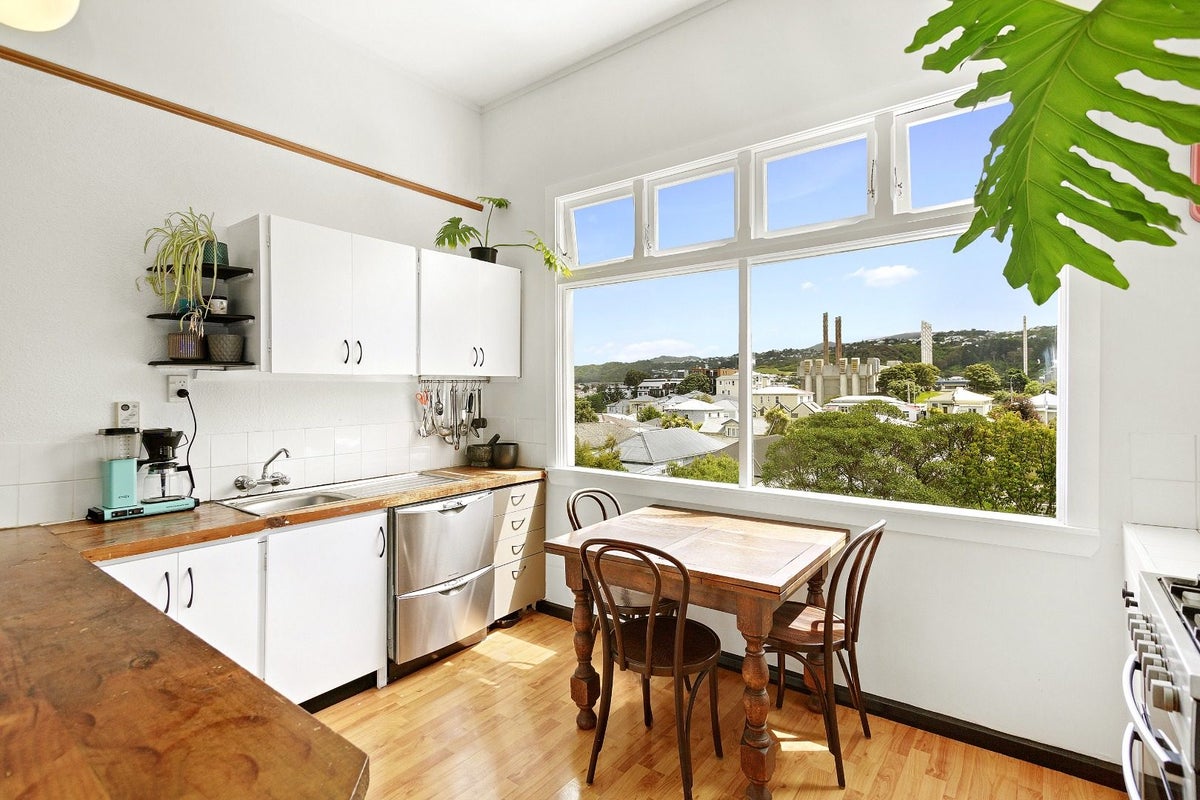 10 Coromandel Street, Newtown, Wellington - Carousel 1