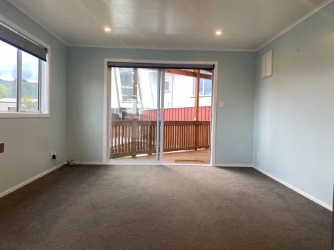 19 Radiata Grove, Brown Owl, Upper Hutt - Carousel 2