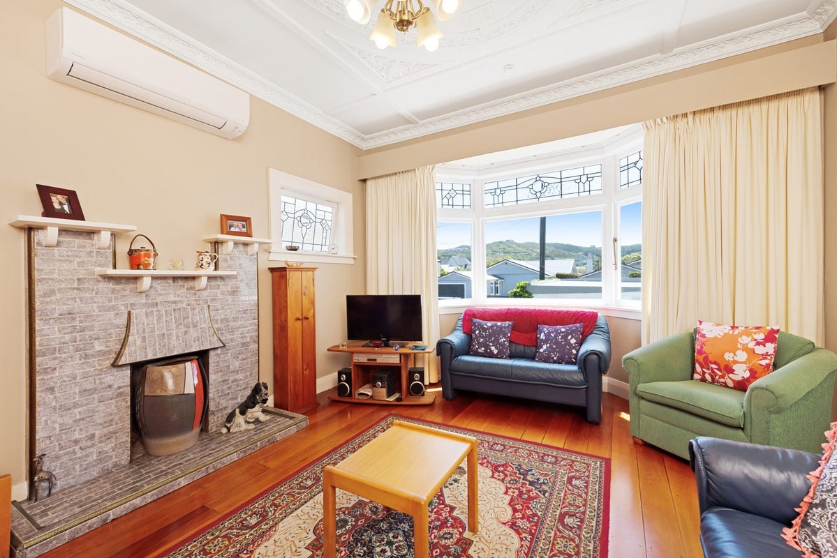 27 Firth Terrace, Karori, Wellington - Carousel 2