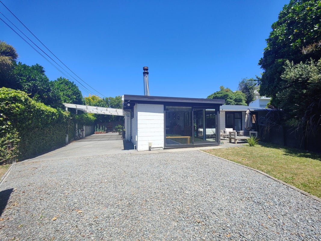 46 Derwent Street, Island Bay, Wellington - Carousel 1