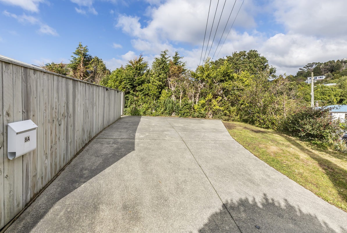 8A Frederick Street, Tawa, Wellington - Carousel 17
