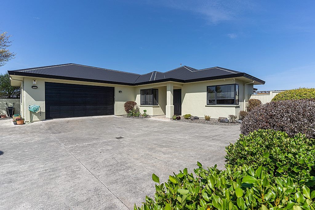 33 Washington Parade, Milson, Palmerston North - Carousel 1