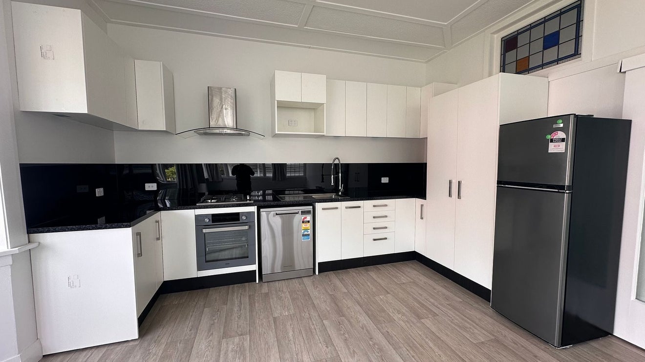 21 Clifton Terrace, Kelburn, Wellington - Carousel 2