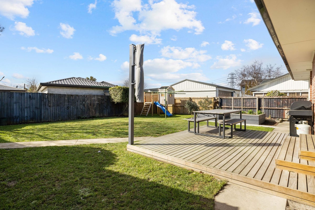 6 Kingsgate Place, Burnside, Christchurch - Carousel 2