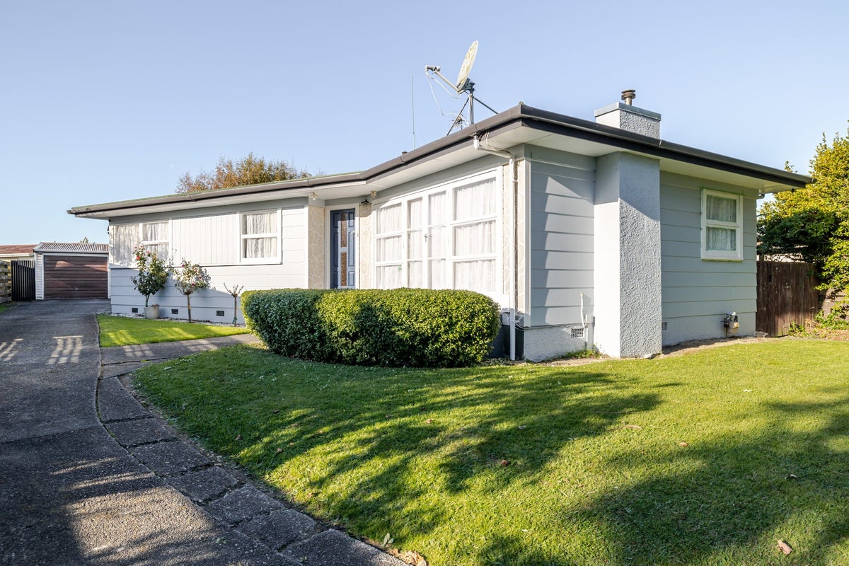 27 Apollo Parade, Milson, Palmerston North - Carousel 17