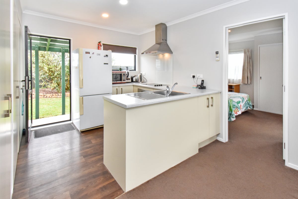 4A Cathay Lane, Takanini, Auckland - Carousel 2