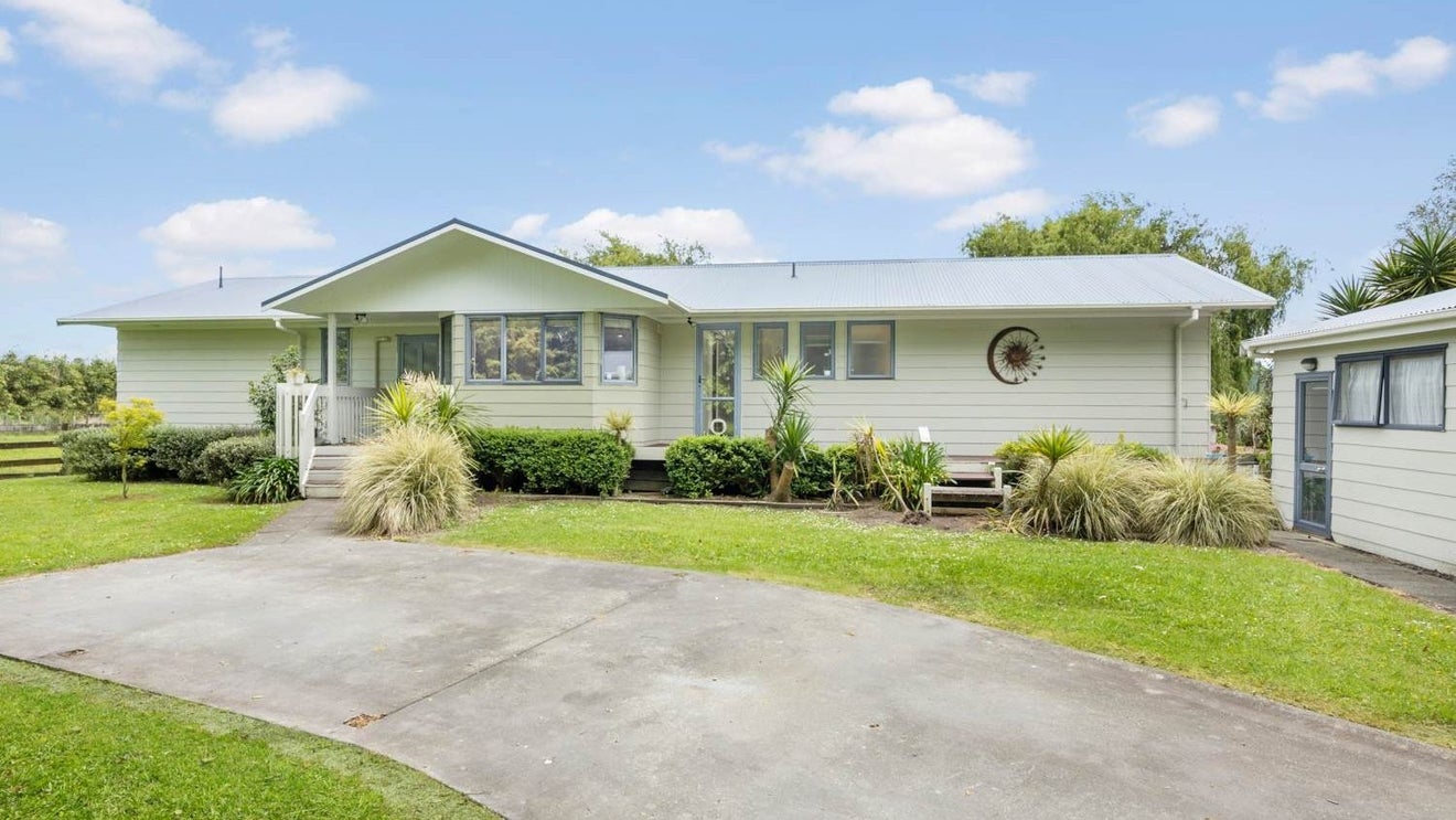 576 Woodcocks Road, Kaipara Flats, Warkworth - Carousel 1