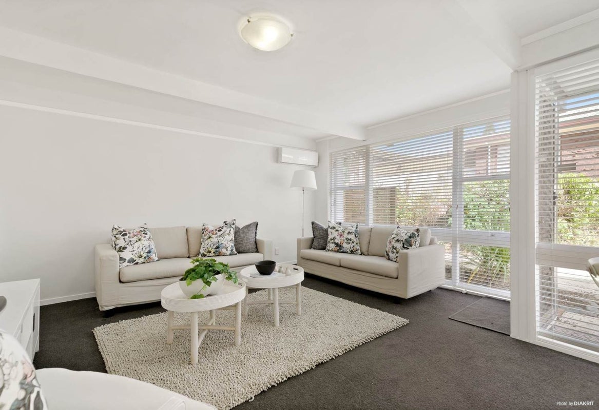2/4 Quentin Avenue, Royal Oak, Auckland - Carousel 2