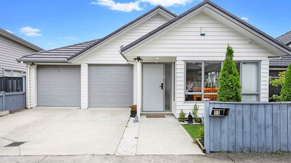 13 Kotuku Crescent, Takanini, Auckland - Carousel 1