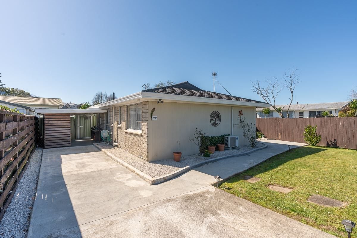 412 Kahikatea Drive, Dinsdale, Hamilton - Carousel 2
