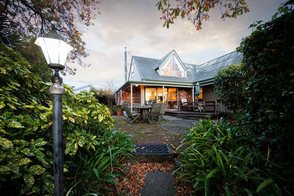 570 Featherston Street, Roslyn, Palmerston North - Carousel 1