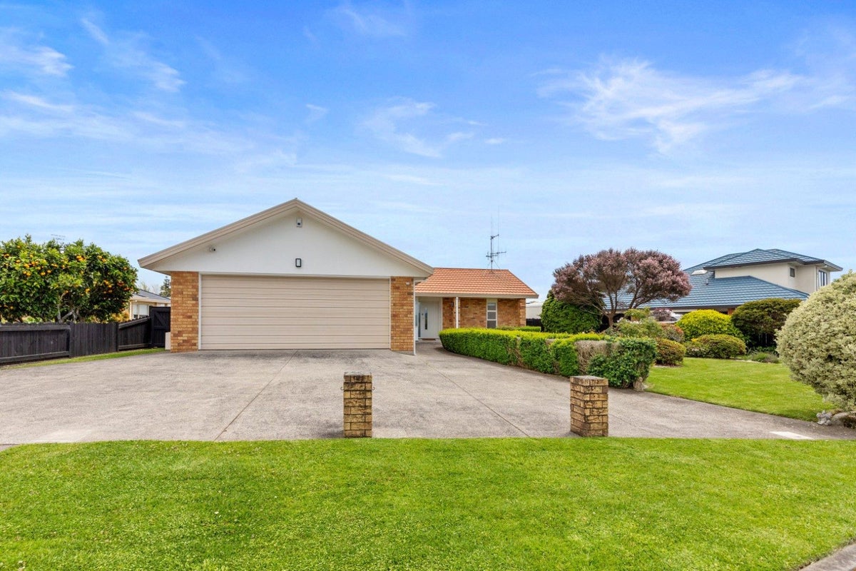 3 Hinton Place, Pyes Pa, Tauranga - Carousel 22