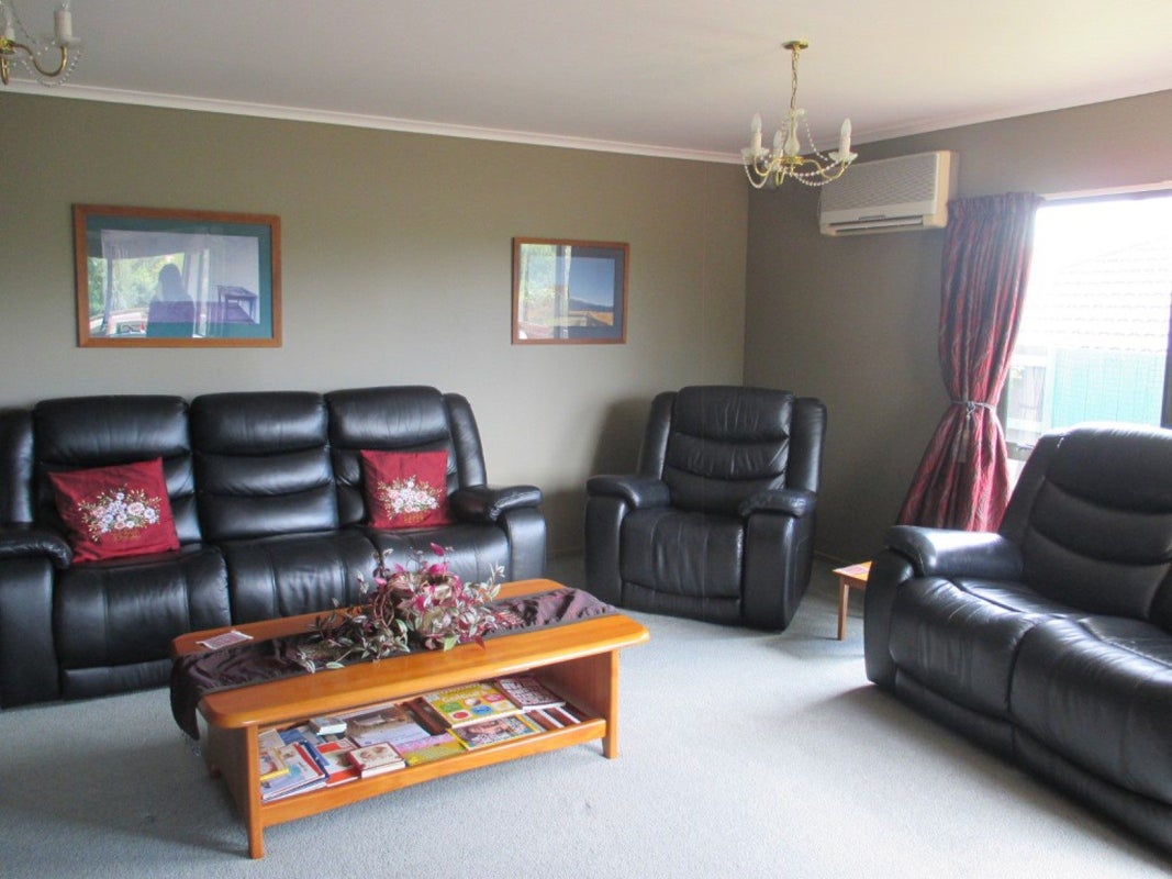 19 Greenwood Place, Fitzherbert, Palmerston North - Carousel 2