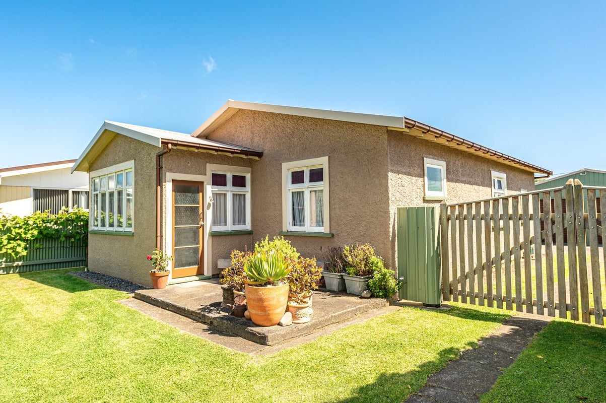 75 Polson Street, Castlecliff, Whanganui - Carousel 1