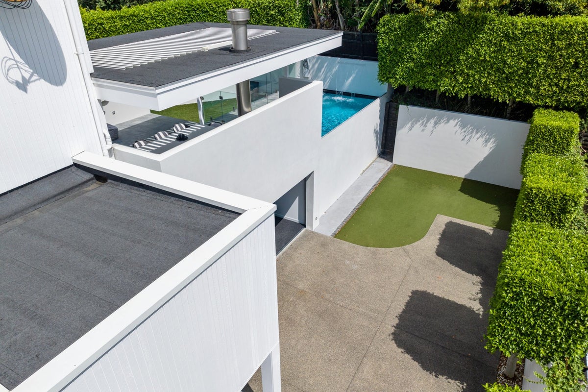 1/27 Watene Crescent, Orakei, Auckland - Carousel 1