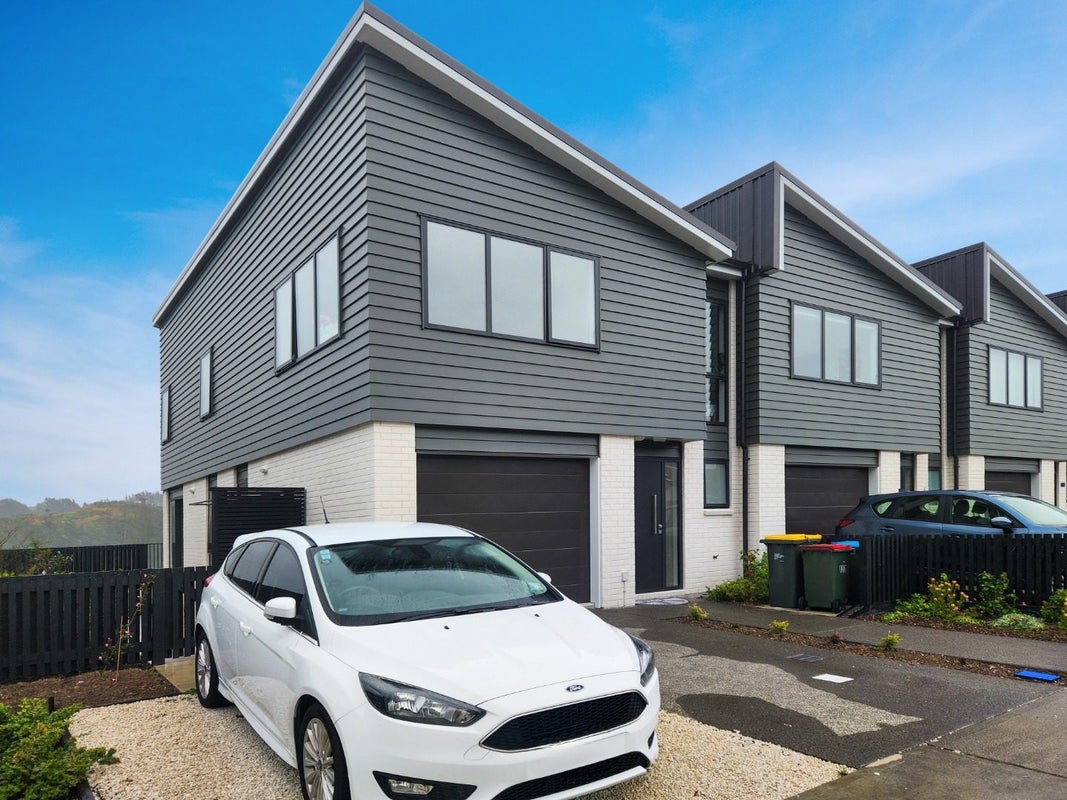 44 Oakum Road, Whitby, Porirua - Carousel 1