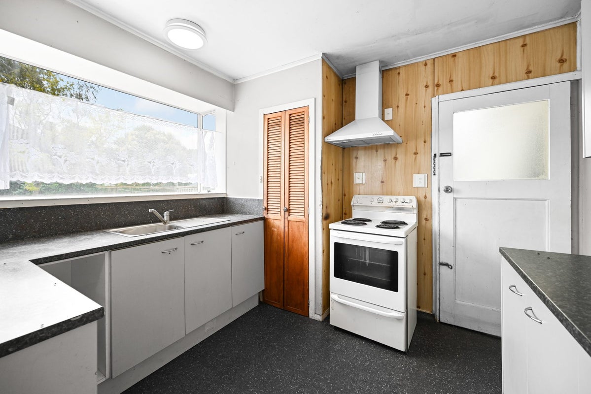 63 Paul Crescent, Fairfield, Hamilton - Carousel 2